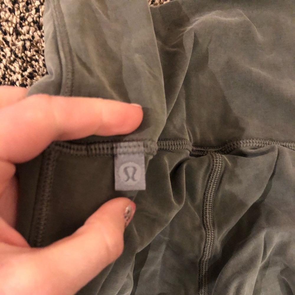 Lululemon leggings size 0 - Picture 3 of 3